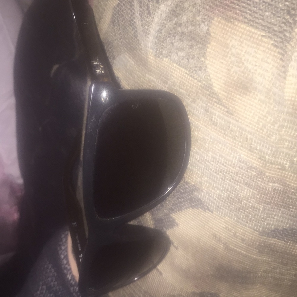 ay Ban RB4147 Sunglasses